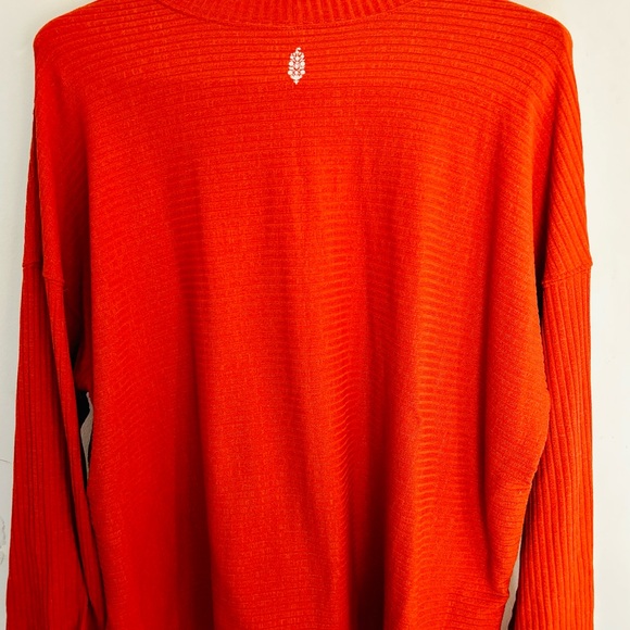 FREE PEOPLE Burnt Orange Movement Can’t Handle This Ribbed pullover SZ: M - Picture 5 of 6
